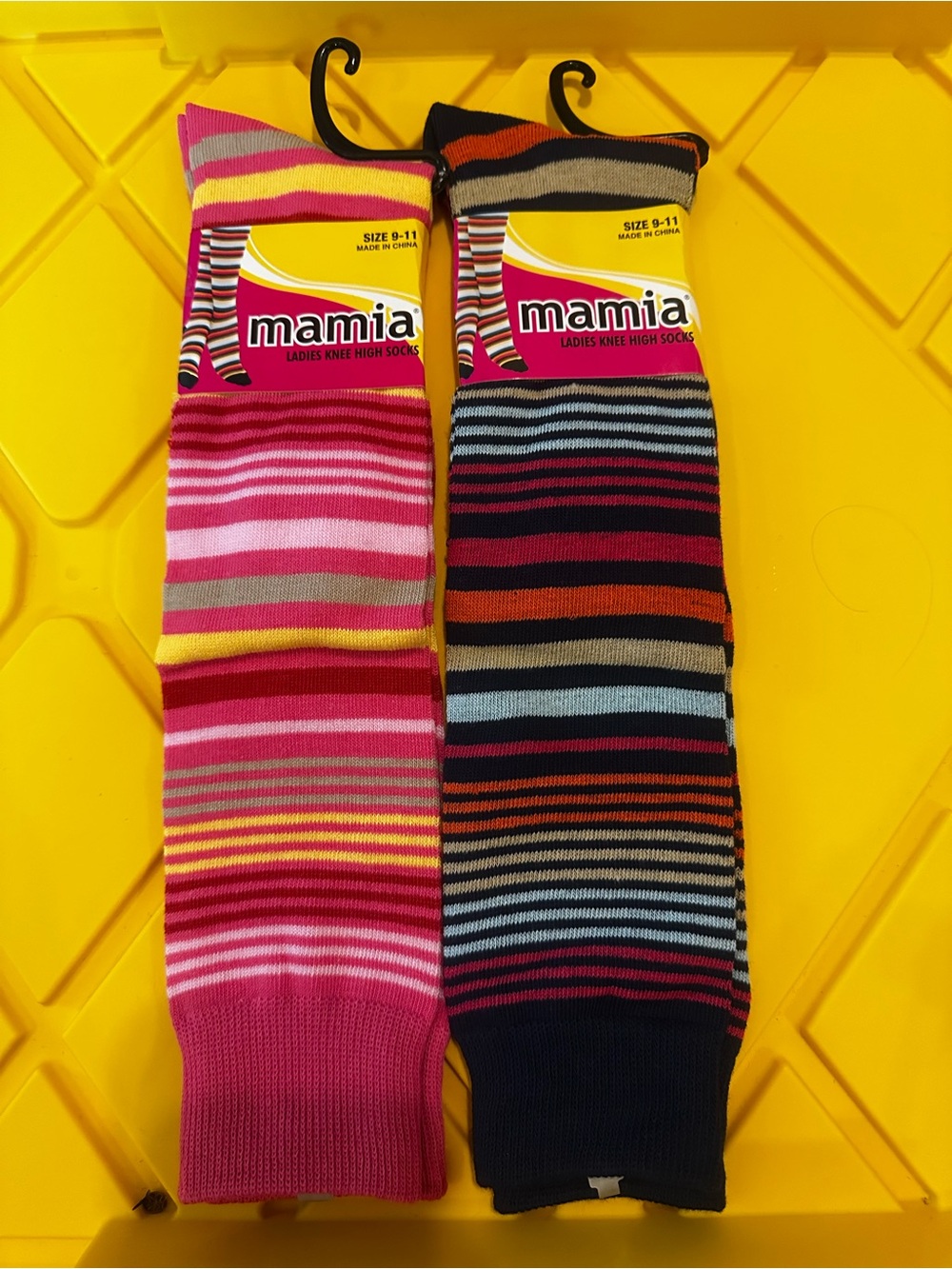 #1398 mamia Women's Striped Knee-High Socks - Pink & Multi